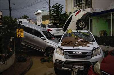 Taifun Kalmaegi melanda Filipina, menyebabkan kerusakan parah 