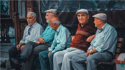 AD Lansia (Foto: Canva)