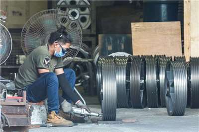 Jumlah Pekerja Terdampak Libur Tanpa Gaji Berkurang, MOL: Pesanan Perusahaan Besar Kembali Stabil  (foto: CNA)