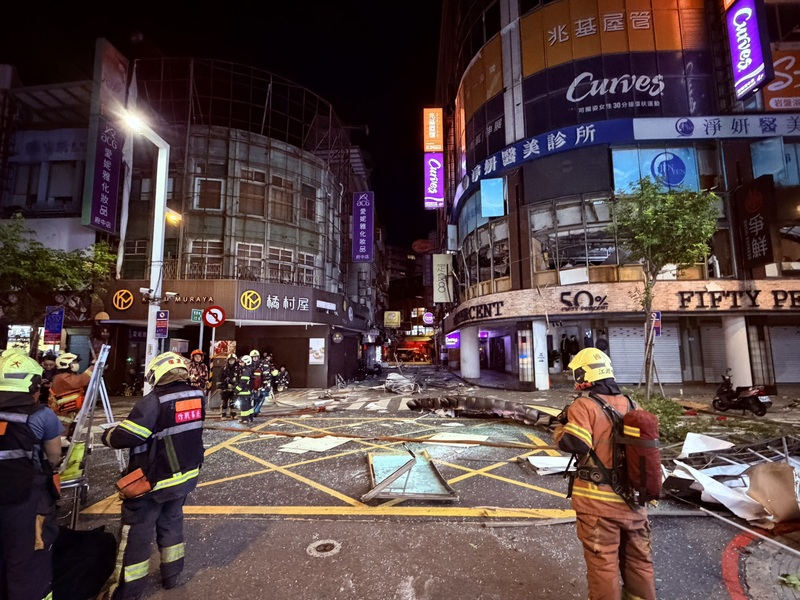 Ledakan Dahsyat Guncang Banqiao, 2 Restoran Hancur dan Hujani Jalanan dengan Puing-Puing (CNA)