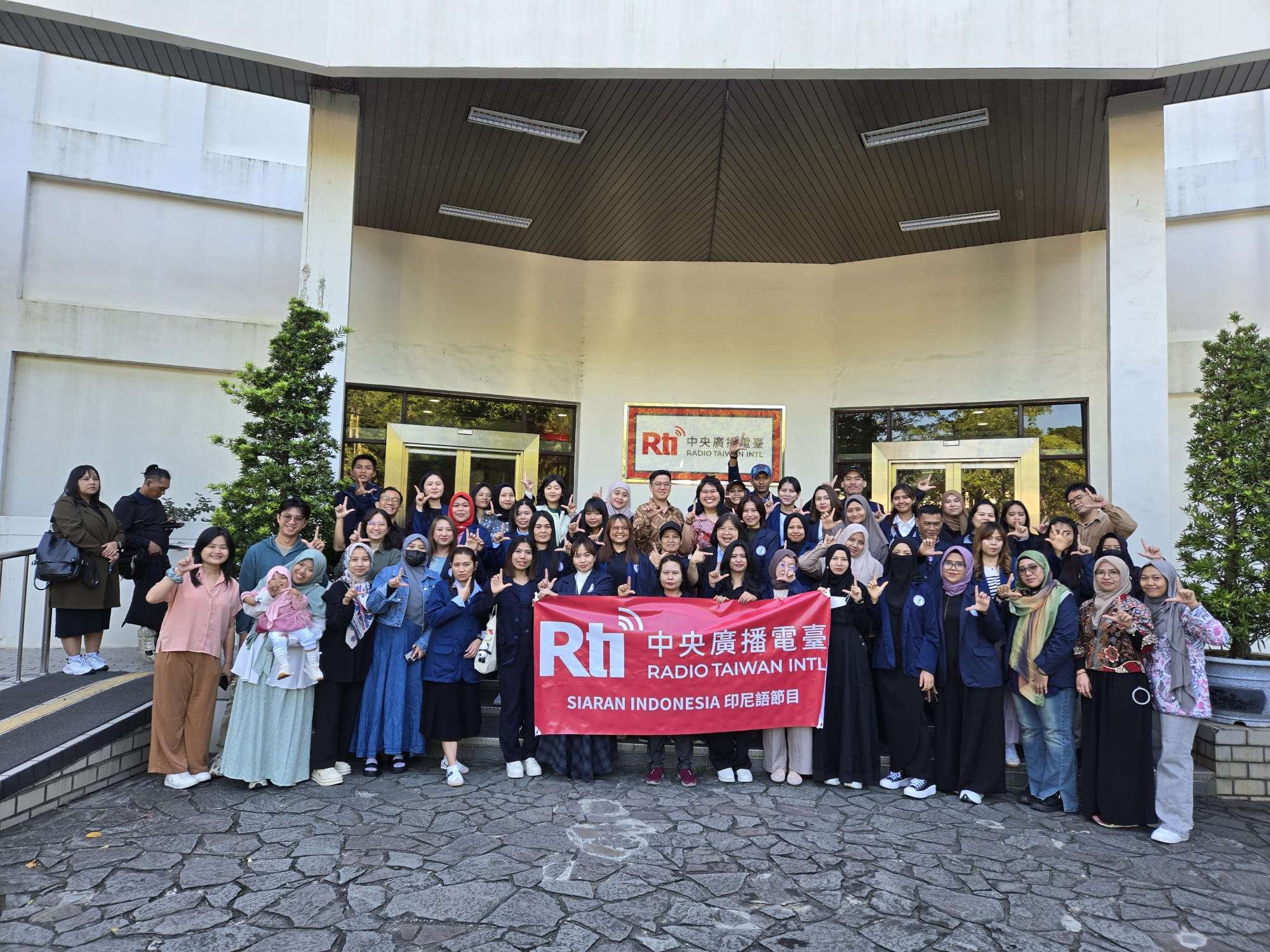 Kunjungan Studi Tur PKBM PPI-Taiwan ke Radio Taiwan Internasional