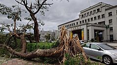 Taifun Danas Pecahkan Berapa Banyak Rekor? Pertama Kali dalam 120 Tahun Mendarat di Chiayi, Angin Kencang Pecahkan Rekor Tertinggi di Tainan Selama 37 Tahun
中央社
