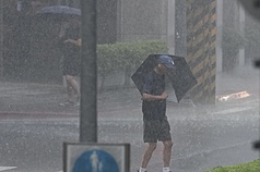 Badai Petir Dahsyat Melanda Kota Taipei, 440 Sambaran Petir Dalam 1 Menit, Ini Kata Pakar 中央社