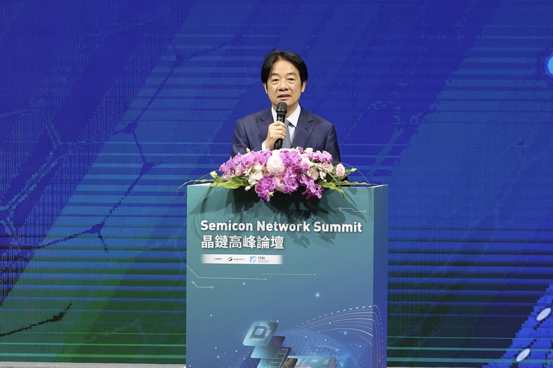 Presiden Lai Ching-te (賴清德) hari ini (9/9) memberikan kata sambutan dalam pembukaan “Semicon Network Summit”. (Foto:CNA)