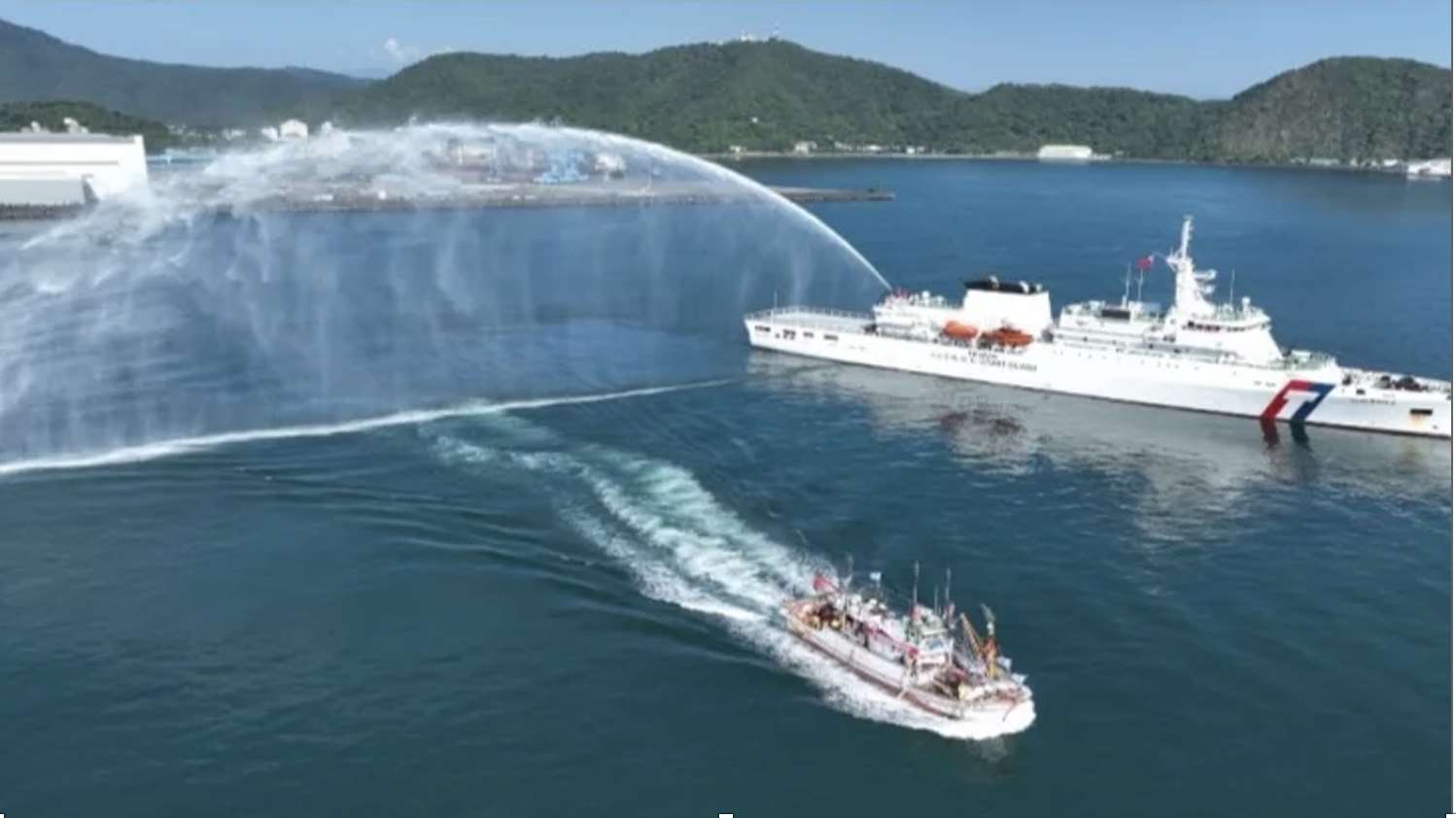 Festival Budaya Lanyang Mazu 2025, kapal patroli Yilan Ditjen Keamanan Penjaga Laut dan Pantai (kelas 3000 ton) sehari sebelum acara dimulai, kapal ini terbuka untuk dikunjungi (foto: pemda Yilan) 