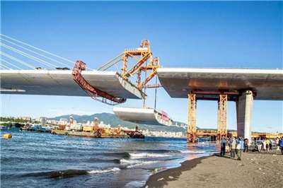 Upacara penyambungan jembatan kabel panjang asimetris terpanjang dunia "Jembatan Danjiang" (Foto: Biro Jalan Raya)