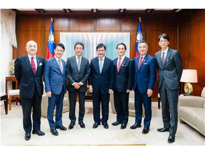 Menlu LIn Chia-lung bertemu dengan anggota DPR dari Partai Liberal Demokratik Jepang, Tsuyoshi Hoshino memimpin delegasi ke Taiwan (foto: facebook Lin Chia-lung)