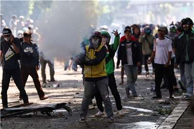 demo di sejumlah daerah di Indonesia (sumber: Reuters)