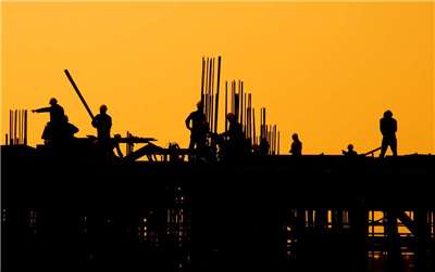 Ilustrasi pekerja konstruksi dan manufaktur (Foto: Freepik) 