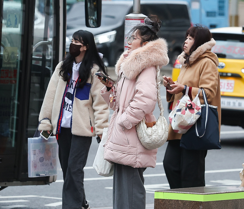 Semakin Malam Semakin Dingin Membeku! Pakar Beri Peringatan: Suhu Udara Akan Turun Secara Signifikan (CNA)
