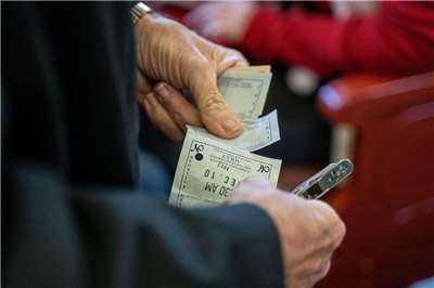 Tak Terima Tiketnya Diperiksa Kondektur! Seorang Wanita Mengamuk dan Tantang Panggil Polisi: "Kamu Pikir Kamu Siapa?" (PIXABAY)