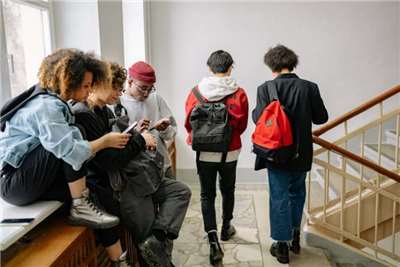 Ilustrasi generasi muda (foto: Canva)