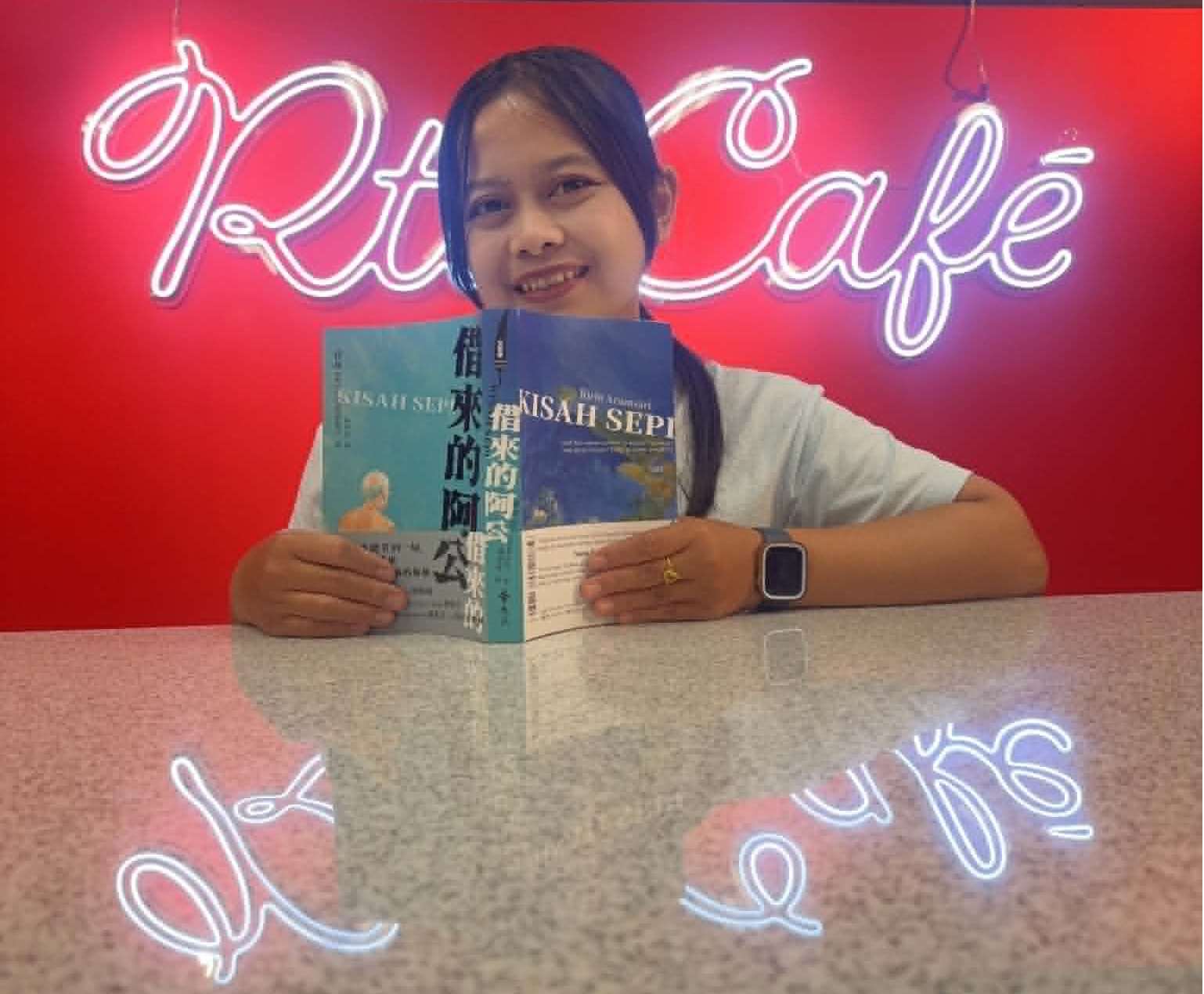 Ririn dan Novel "Kisah Sepi"di Rti Cafe (foto: LL)