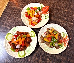 Mangga Taiwan tiba di Inggris , dimanfaatkan dalam hidangan di restoran. Koki memadukan mangga Irwin Tainan dengan bahan makanan lainnya, menyajikan menu hidangan yang menggugah selera. (sumber : Cherrain Global, foto: CNA）