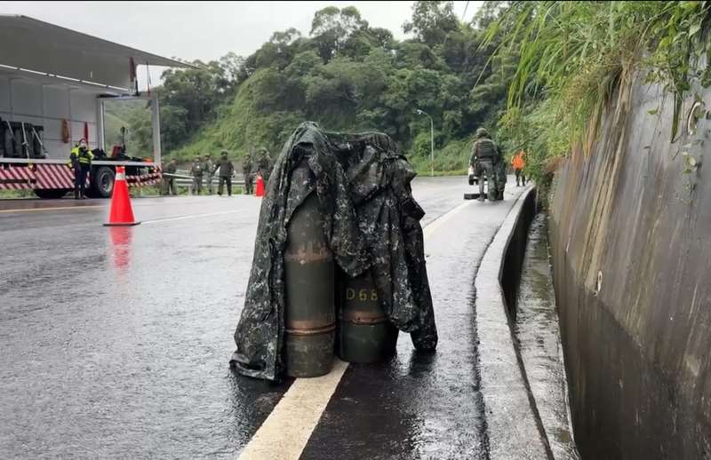 (Latihan Militer Han Kuang 42) Truk Sipil Alami Insiden Saat Angkut Amunisi, Pakar: Uji Kesiapan Mobilisasi Sumber Daya Sipil Tetap Diperlukan (Foto: Warga)