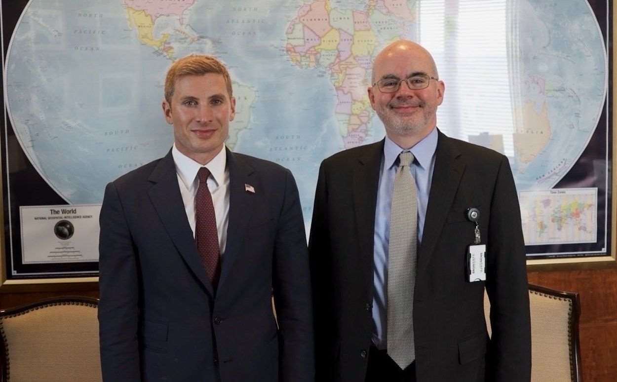 Wakil Menlu AS Urusan Ekonomi Jacob Helberg bertemu dengan Direktur Institut Amerika di Taiwan (AIT), Raymond Greene. (foto: X@UnderSecE)