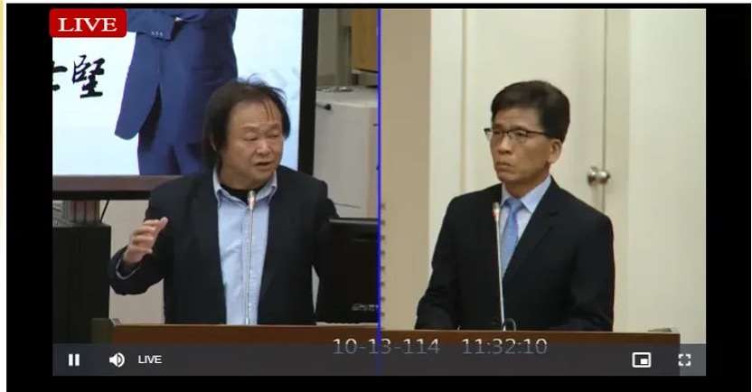 Anggota legislator Wang Shih-chien meminta FSC untuk memperhatikan kasus penipuan yang melibatkan penjualan rekening pekerja migran meningkat 4 kali lipat. (foto: tangkapan layar live streaming sidang Yuan Legislatif)