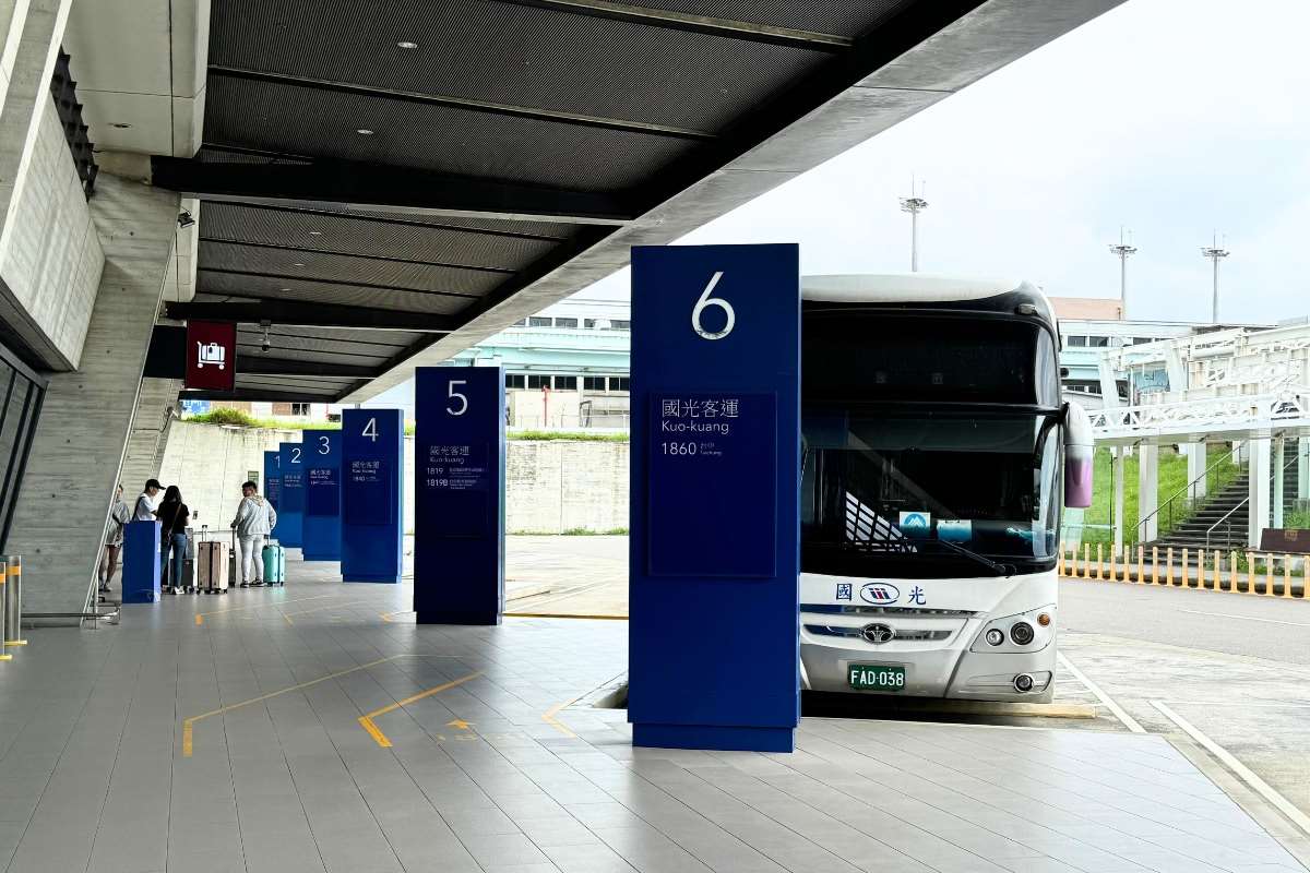 Ilustrasi bus transfer di Bandara Taoyuan (foto: Taipei Fun Pass)