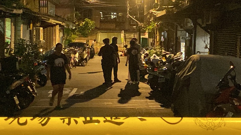 Kejadian pertengkaran ibu-anak, sang anak menikam ibu dengan pisau hingga tewas, sang anak melukai diri sendiri, saat ini tengah menjalani perawatan di rumah sakit. (hotline pencegahan bunuh diri (24 jam): 0800-788-995, lifeline: 1995） 