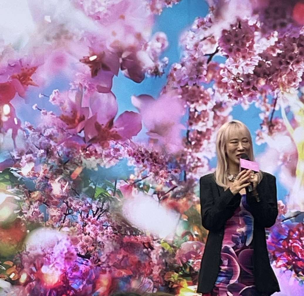 Seniman Jepang, Mika Ninagawa