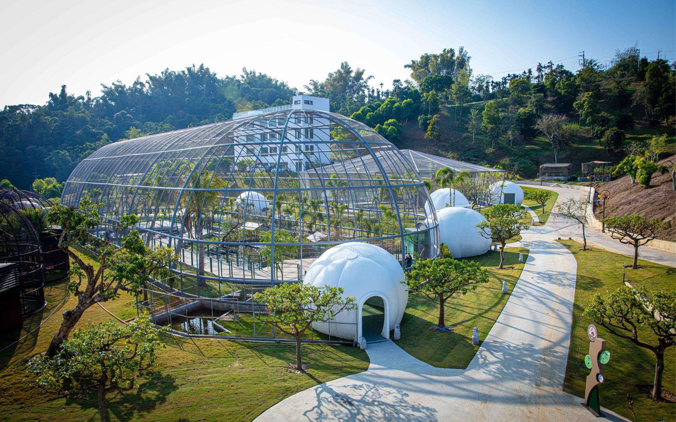 Taman burung terbesar di Asia, Jojozoo Park di Cautun, Nantou (foto: Jojozoo Park「九九峰動物樂園」)