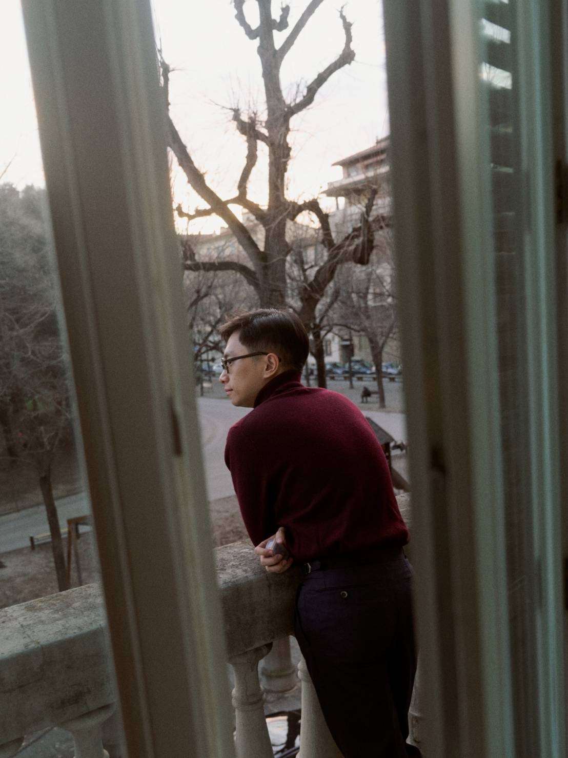 スーツ文化をはじめ、台湾、日本、そしてヨーロッパにまたがる幅広いご経験をお持ちで、ファッションやビジネスの分野で大変ご活躍されている許応柏さんです。