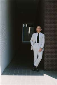 1954に設立されたスーツブランドRINGJACKETのWHOLESALE Div. MANAGERである笹本英利さんです。（写真：OakRoom）
