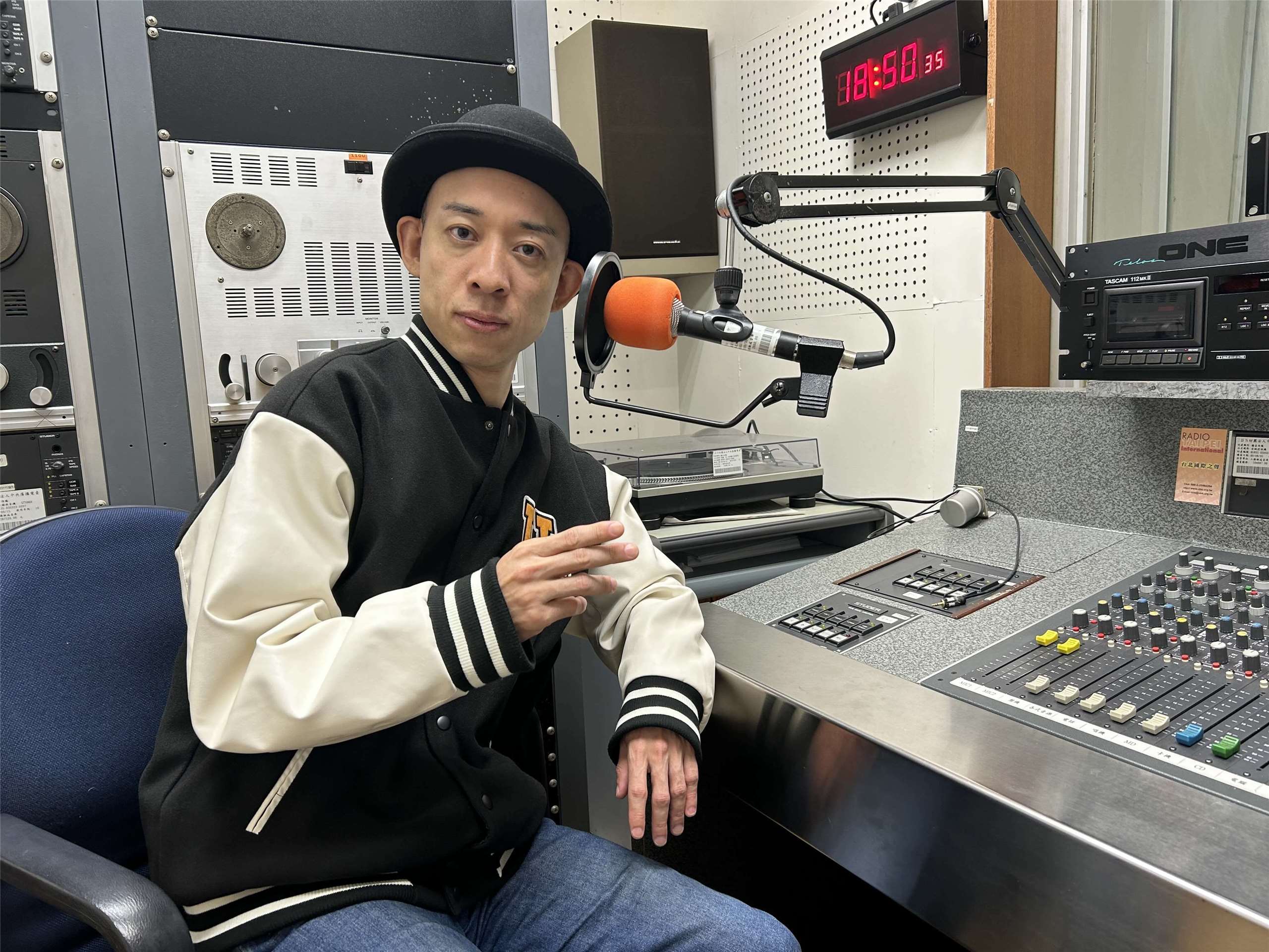 台湾在住シンガーソングライター＆ギタリストの尾崎嘉宣さん