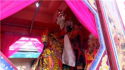 北部・台北市の3大宗教行事のひとつ、艋舺青山宮の例大祭に今年は中部・雲林県の北港朝天宮から媽祖様が北上して参加。青山王とともに巡礼を行う。