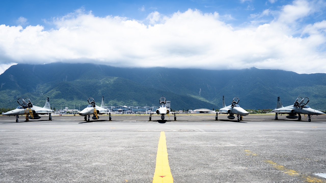 空軍RF-5E偵察機が退役セレモニー、「タイガーII」戦闘機の歴史に幕