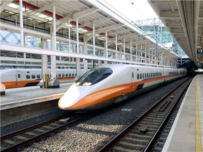 台湾高速鉄道は、指定席の切符を持つ乗客が予定より早い列車の自由席に乗れる「前倒し乗車の柔軟措置」を廃止し、11月10日から正式に新制度を実施すると発表しました。（写真：FB@台湾高速鉄道）