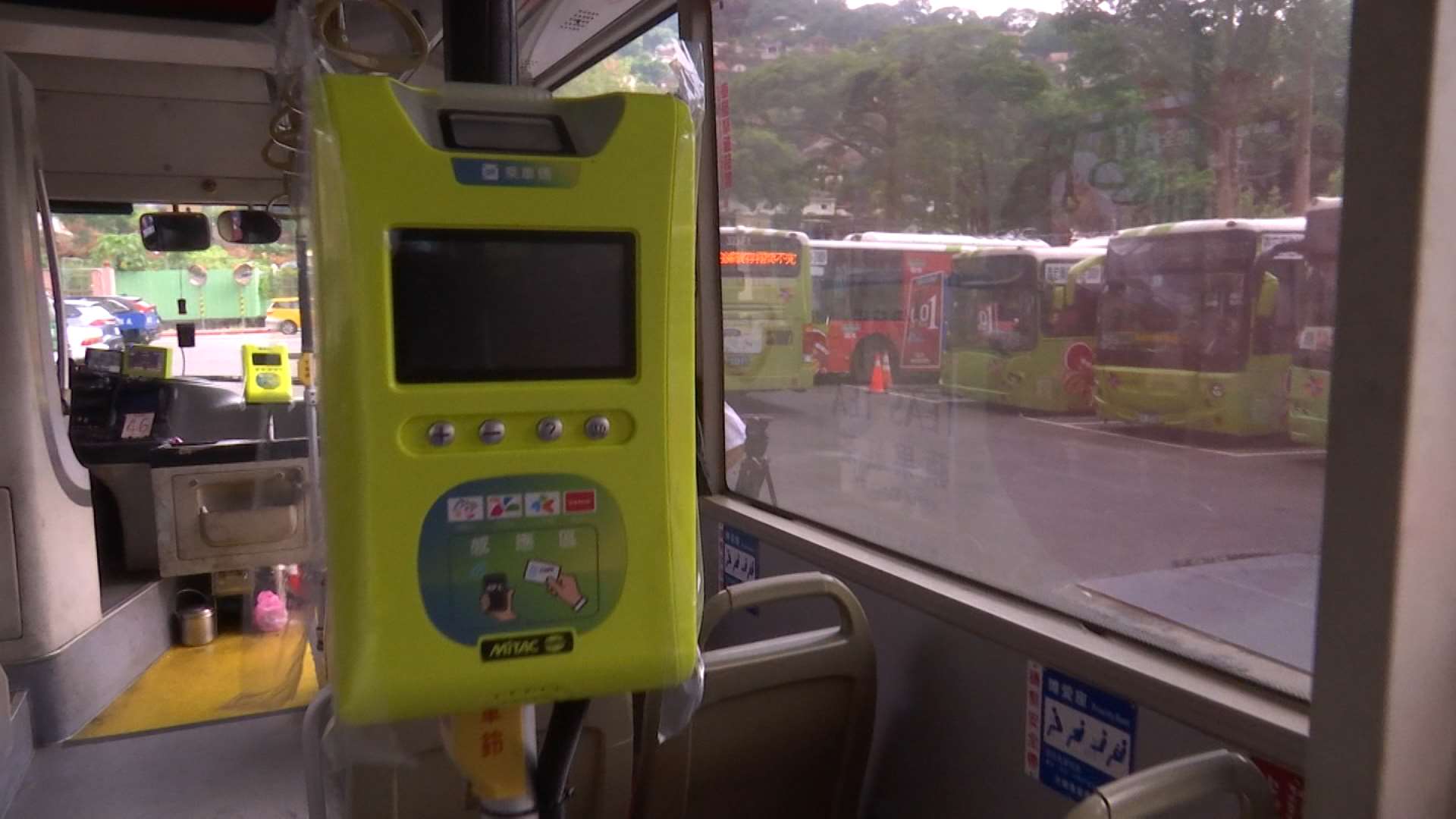 台北市と新北市のバス事業者は、早ければ来年にもQRコードによる電子決済に対応すると発表した。（写真：Rti）