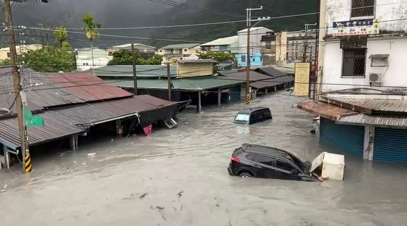 台風18号】死者2人・けが28人・行方不明30人 馬太鞍渓橋寸断-ニュース