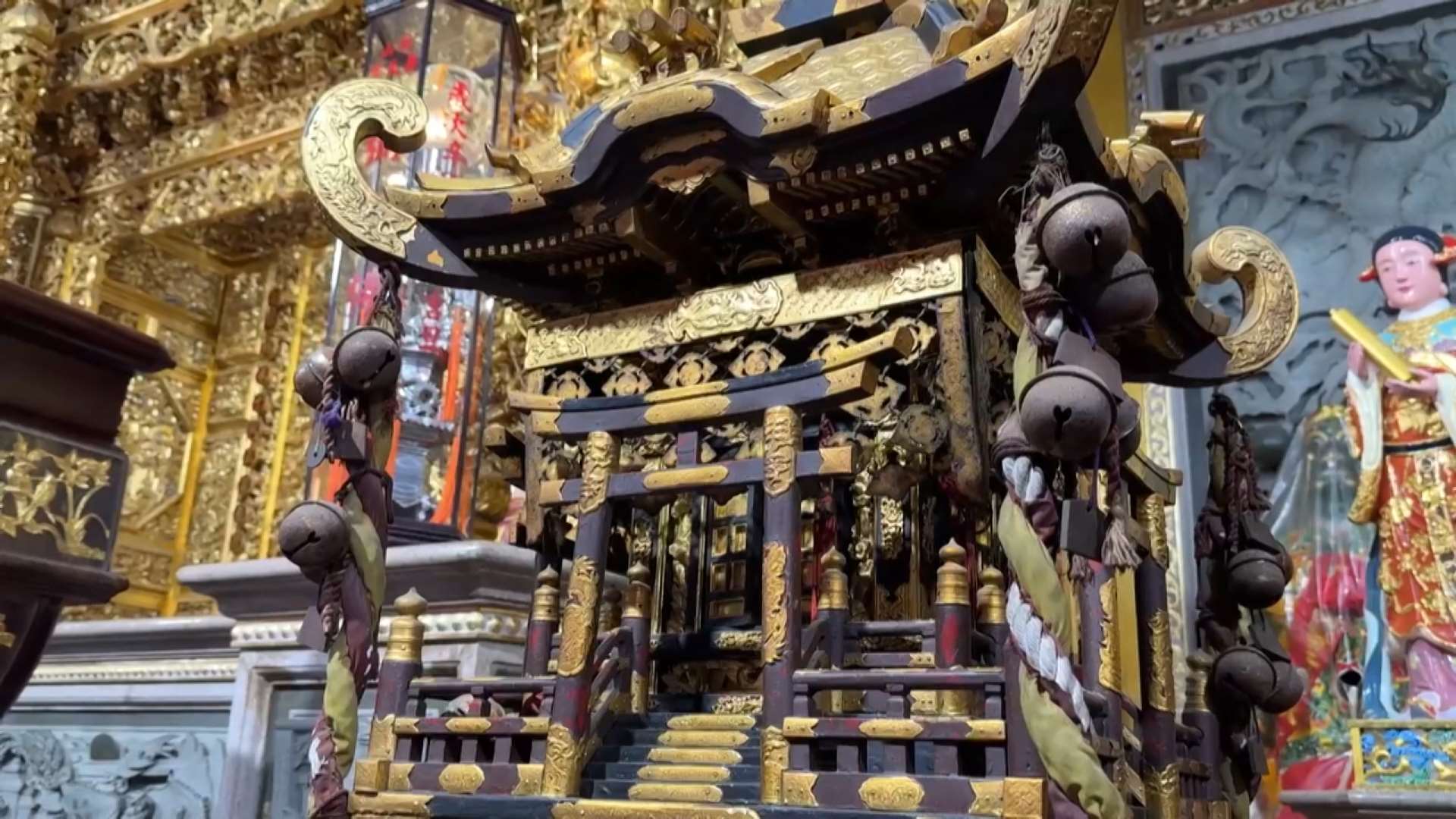 高雄・日本時代の豪華な神輿が公開 東港の250万元の檜神輿も目を引く