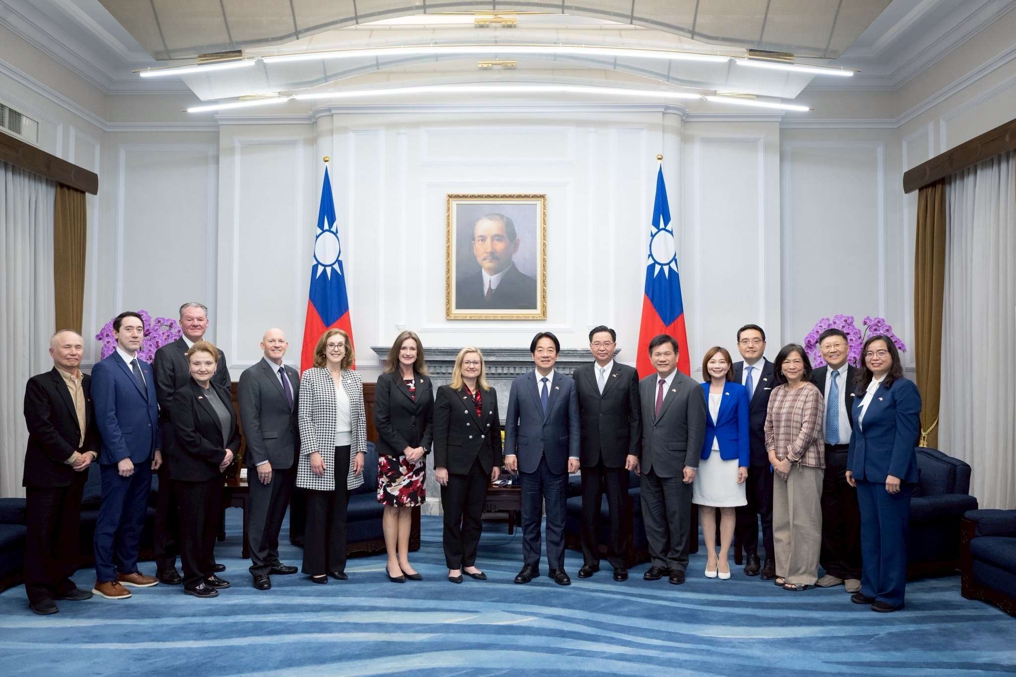 頼清徳・総統は14日、アメリカのフェニックス市長の表敬訪問を受け、二重課税防止協定の早期締結を呼びかけました。（写真：総統府）