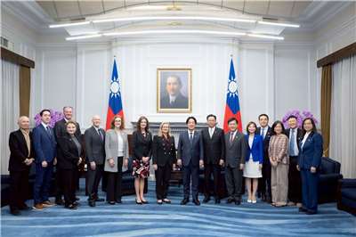 頼清徳・総統は14日、アメリカのフェニックス市長の表敬訪問を受け、二重課税防止協定の早期締結を呼びかけました。（写真：総統府）