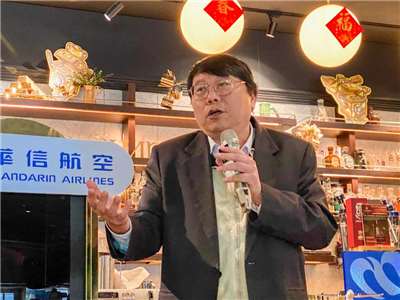 台湾の国内線を運航するチャイナエアライン系の航空会社マンダリンエアライン(華信航空)の陳大鈞・董事長は10月7日、機内音楽に関する記者会見に出席した際、中秋節や教師の日の連休期間、台湾高速鉄道がパンク状態となったことを受け、台北-高雄便の再就航についての可能性を問われると、「特定期間、ニーズはあることは確かだ。チャーター便の概念で計画してもいいが、前提として搭乗率が十分であり、赤字を出さないことが条件だ」と、その可能性を100％否定することはなかった。(写真：資料写真、Rti)