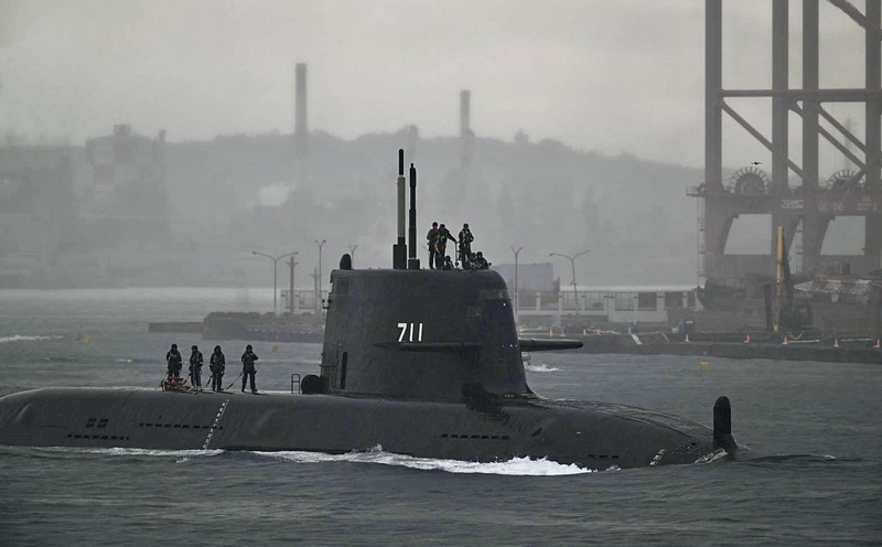 台湾初の国産潜水艦の試作艦「海鯤艦」は現在、潜航試験を継続中である。（写真：CNA）