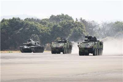 中華民国陸軍は先ごろ、春節期間中の戦備強化演習を実施。新型装備も投入し、地上・空中統合戦闘能力を示した。
（写真：楊仁翔 撮影）