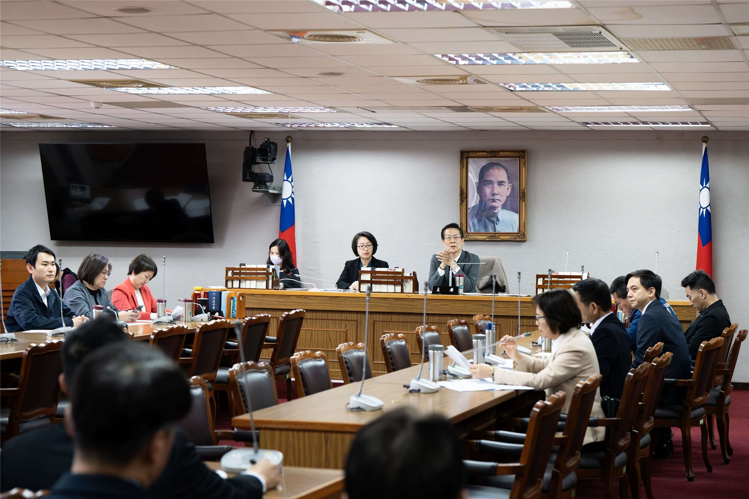 立法院（国会）の与野党党団は12日、特別軍事調達案をめぐり協議を行い、国防部（防衛省）が、アメリカからの防衛装備品購入に関する4つの案件について、先にアメリカ側と契約を締結することを認めることで合意しました。（写真：Rti楊仁翔）
