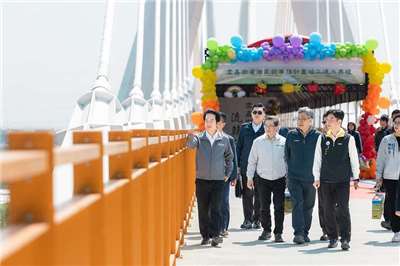 「雲嘉南灌漑システム連結工事計画」が完成し、曽文ダムと烏山頭ダムが再び連結された。頼清徳・総統は「これは雲嘉南地域の生活用水、農業用水、産業用水のいずれにも大きな恩恵をもたらし、極めて重要な意義を持つ」と語った。（写真：総統府提供）