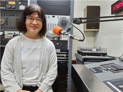 東アジアの放送事情に詳しい放送研究家で、BCL愛好家団体「アジア放送研究会」の会長、さらにNHK韓国語番組のパーソナリティも務める山下透氏が、このほど37回目となる台湾訪問を果たしました。（写真：Rti王淑卿）