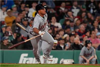 デトロイト・タイガースは台湾時間の18日早朝、傘下3Aでプレーする台湾出身、23歳の内野手、李灝宇選手のメジャー昇格を発表した。李選手はすぐにレッドソックス戦に8番三塁でスタメン出場、3打席ノーヒットに終わったが、5回の第二打席ではセンターへ力強い打球を飛ばした。(写真：AP通信/達志影像)