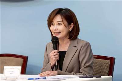 中国がきょう（12日）、台湾に対する「台湾海峡両岸交流協力を促進する10項目措置」を発表したことについて、総統府の郭雅慧・報道官（写真）は、いかなる交流も政治的前提を伴うべきではないとの立場を示しました。（写真：総統府提供）