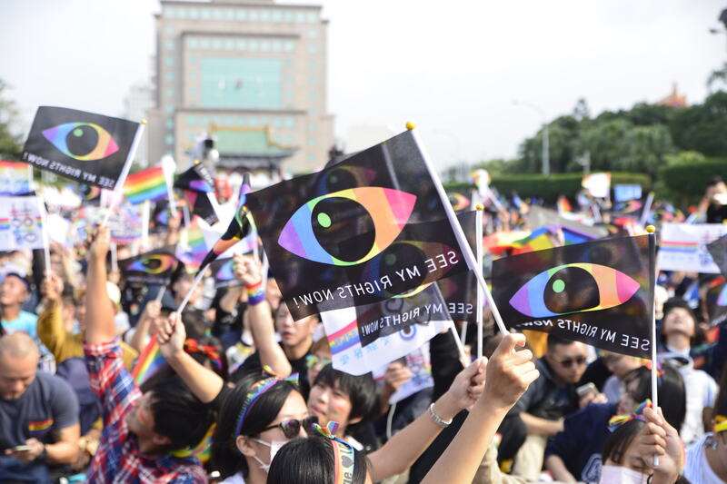 台湾で同性婚が合法化されてから間もなく7年を迎えるのを前に、市民団体は15日、関連する世論調査の結果を発表。市民の同性婚に対する支持率は54.3%で、7年間で12ポイント上昇した。（写真：彩虹平権大平台提供）