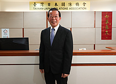 台湾で初めて総統直接選挙が行われてから、今年で30周年を迎えます。現在、総統府の最高顧問である「資政」、および台湾の対日本窓口機関・台湾日本関係協会の会長を務めている謝長廷氏は20日、台湾の国家通信社である中央通信社と台湾国際放送の運営母体である、中央放送局のインタビューを受け、台湾が権威主義体制から民主主義へと転換していった歩みと、その姿を改めて振り返りました。（写真：CNA）