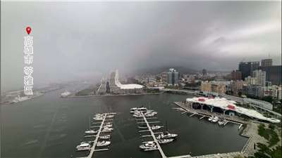 台湾南部・高雄市では9日午後、猛烈な大雨に見舞われた。（写真：Rti）