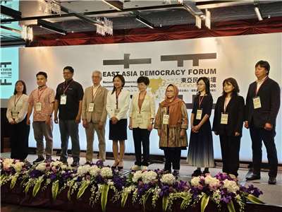 アジアで初となる国家レベルの民主基金会「財団法人台湾民主基金会」は6月1日、台北市内で「2026東アジア民主フォーラム（2026 East Asia Democracy Forum）」を開催しました。東アジア各国の民主主義研究者、政策専門家、市民社会団体の代表ら国内外の関係者が参加し、東アジア地域における民主主義の発展や政治的分極化、権威主義の影響、さらには対立解消に向けた取り組みなどについて議論しました。（写真：王淑卿）