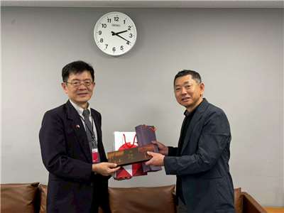 Rti一行は朝日放送ラジオ株式会社を訪問し、高橋靖史代表取締役社長と面会しました。（写真：Rti）