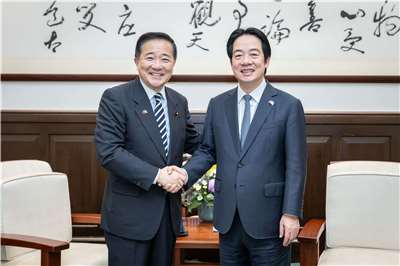頼清徳・総統は11日午後、総統府で日本の長島昭久衆議院議員ら一行の表敬訪問を受けた。（写真：総統府）